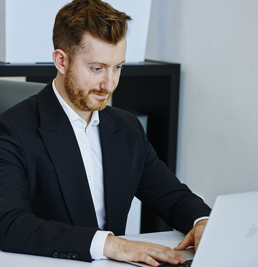 Justyna i Paweł przy komputerze